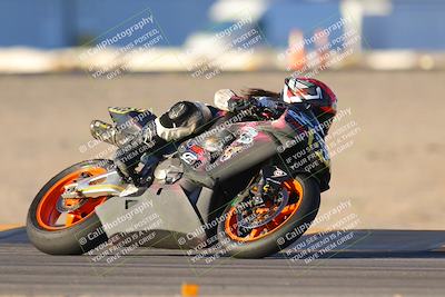 media/Nov-19-2023-CVMA (Sun) [[1f3d1b7ccb]]/Race 17 Amateur Supersport Middleweight/